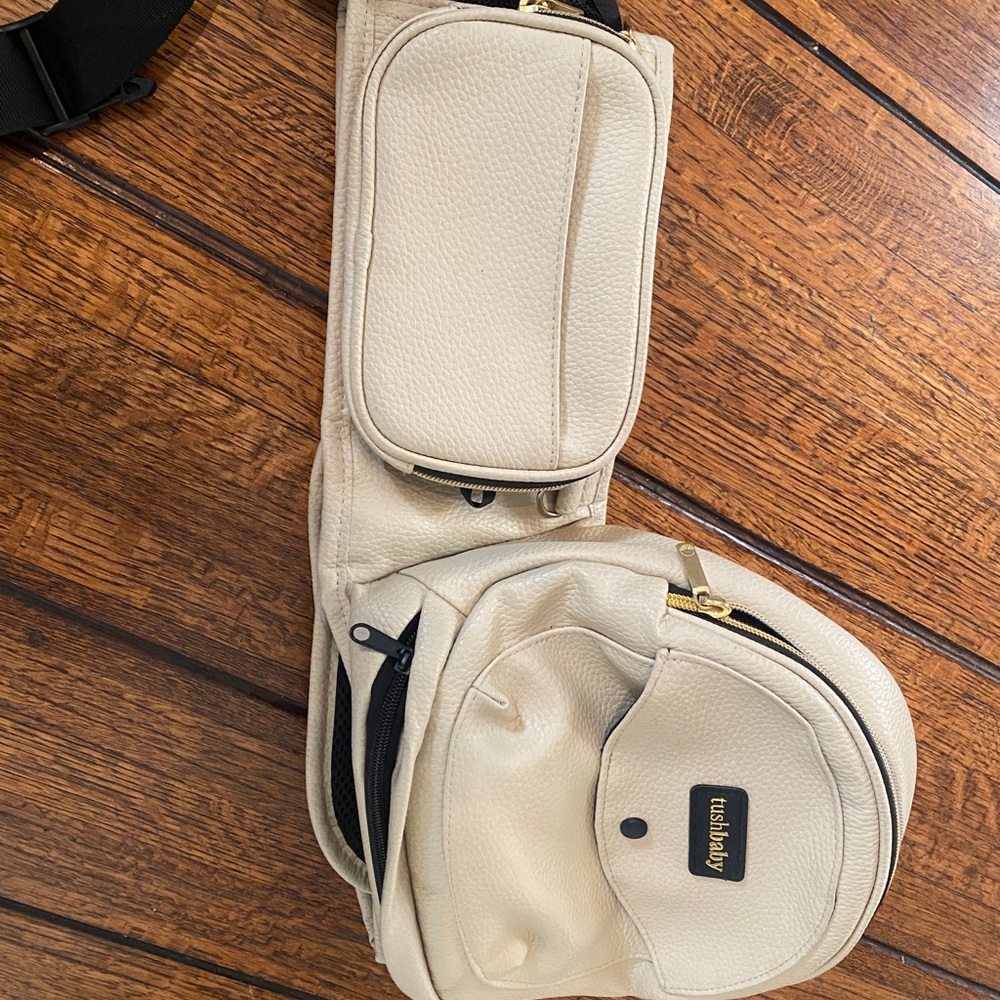 tushbaby Cream Leather Hip Carrier - Picture 4 of 4